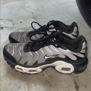 Nike Black and White Athletic Shoes